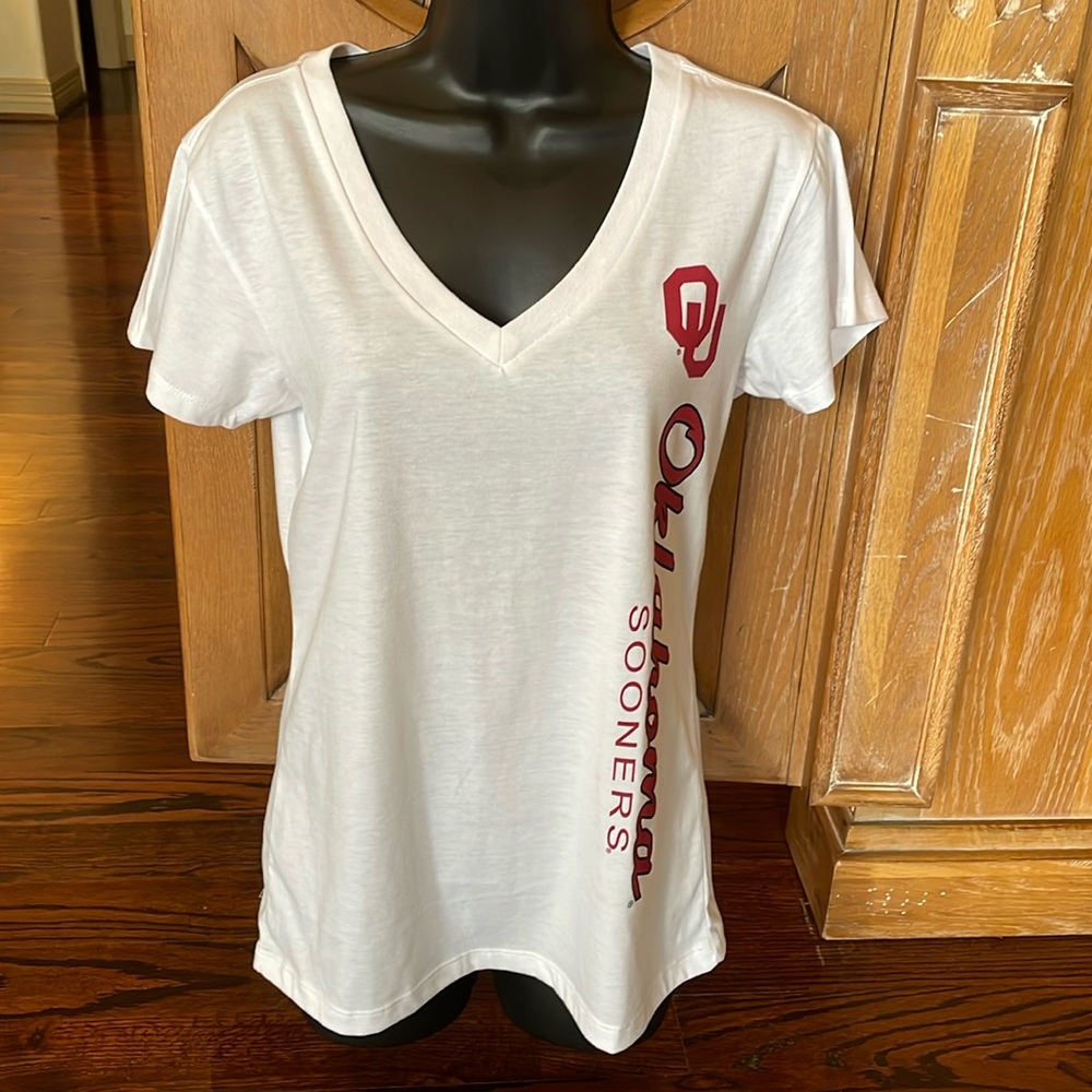 Oklahoma Sooners women’s v-neck shirt